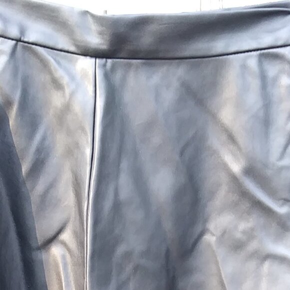 H&M Black Faux Leathern Pleather Skirt - Sz.8 - Picture 3 of 12